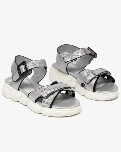 Dziewczęce^Royalfashion Srebrne błyszczące sandały dziewczęce Jenilo srebrny