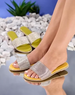 Klapki Płaskie^Royalfashion Żółte damskie klapki z cyrkoniami Verina żółty