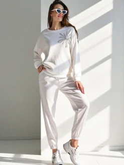 Komplety Damskie^Royalfashion Wiskozowy damski komplet z kwiatem biały