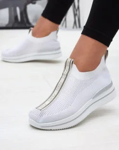 Bieganie, Ćwiczenia I Trening^Royalfashion Wsuwane buty sportowe damskie z napisami w kolorze m Cerppa biały