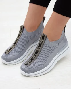 Bieganie, Ćwiczenia I Trening^Royalfashion Wsuwane buty sportowe damskie z napisami w kolorze szarym Cerppa gołębi szary