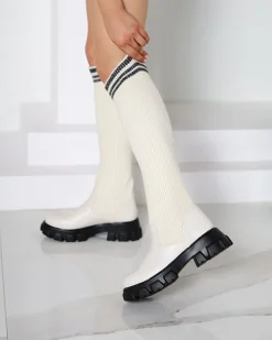 Kozaki Na Płaskim Obcasie|Kozaki Bez Ocieplenia^Royalfashion Wysokie wsuwane kozaki damskie w kolorze ecru Alerpi krem