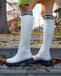 Kozaki Na Płaskim Obcasie|Kozaki Bez Ocieplenia^Royalfashion Wysokie wsuwane kozaki damskie w kolorze ecru Alerpi krem