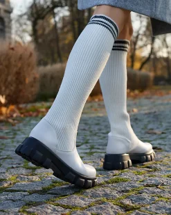 Kozaki Na Płaskim Obcasie|Kozaki Bez Ocieplenia^Royalfashion Wysokie wsuwane kozaki damskie w kolorze ecru Alerpi krem