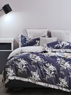 160 X 200 Cm^Royalfashion Wzorzysta pościel z falbanką 160x200 komplet 3 CZĘŚCI