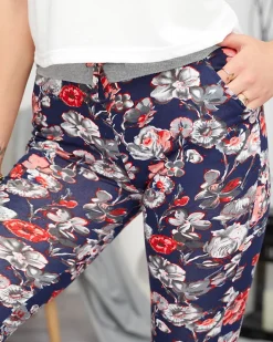 Spodenki 3/4|Krótkie Spodenki^Royalfashion Wzorzyste spodenki damskie 3/4 w kolorze granatowo- czerwonym Granatowy