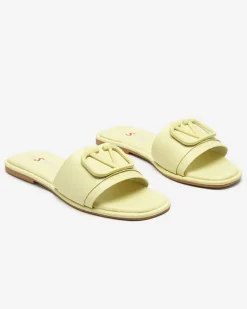 Klapki Płaskie^Royalfashion Zielone damskie klapki z eko skóry Cartec zielony