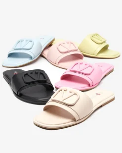 Klapki Płaskie^Royalfashion Zielone damskie klapki z eko skóry Cartec zielony