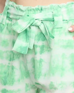 Szorty|Krótkie Spodenki^Royalfashion Zielone damskie materiałowe krótkie spodenki zielony