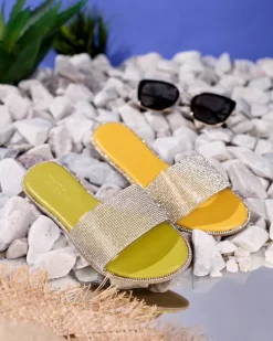 Klapki Płaskie^Royalfashion Zielone damskie klapki z cyrkoniami Verina zielony