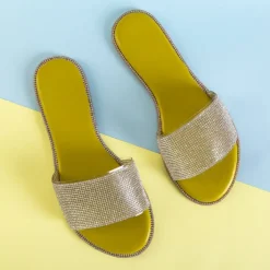 Klapki Płaskie^Royalfashion Zielone damskie klapki z cyrkoniami Verina zielony