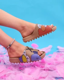 Klapki Basenowe|Klapki Płaskie^Royalfashion Złoto - brązowe damskie klapki Elmino złoty