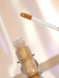 Twarz^Royalfashion Rozświetlacz do twarzy w płynie z pędzelkiem Golden Petal