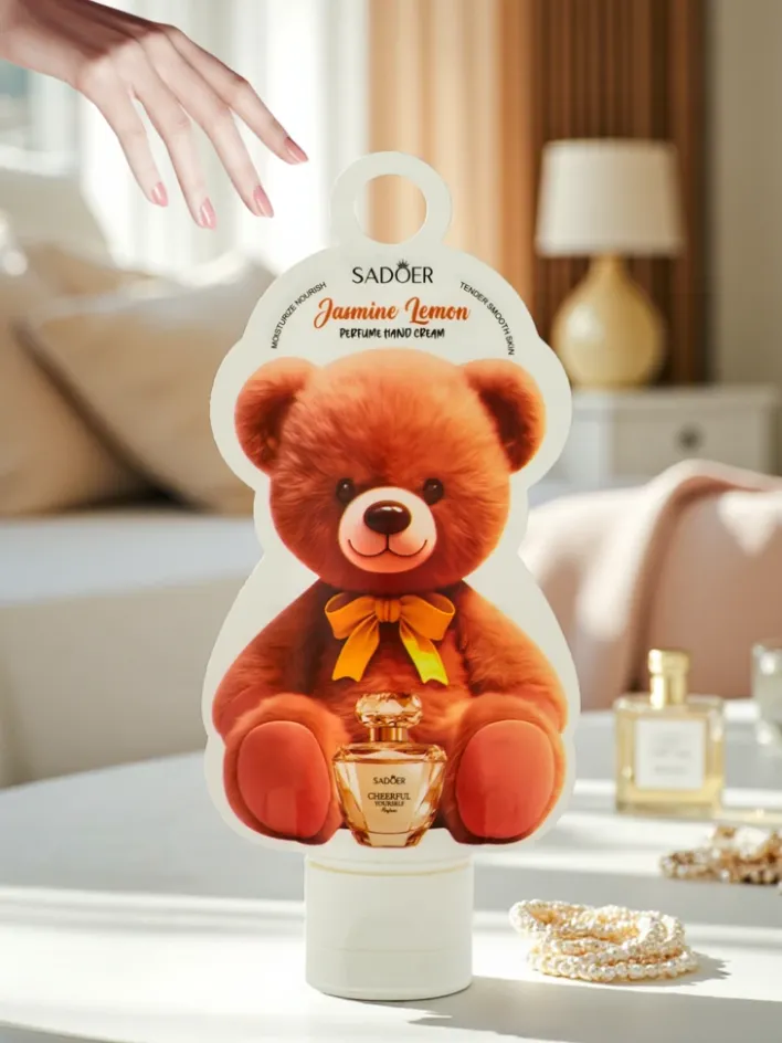 Dłonie^Royalfashion Sadoer Aurelia Jasmine Lemon perfumowany krem do rąk 50 ml miś