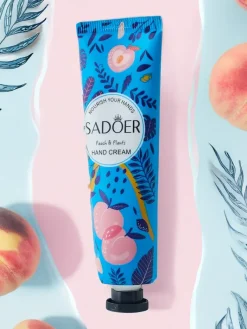 Dłonie^Royalfashion Sadoer Krem do rąk Truskawka i Rośliny 30 g