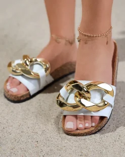 Klapki Płaskie^Royalfashion Sandały damskie Athenis Bianco – skóra ekologiczna, złoty łańcuch biały