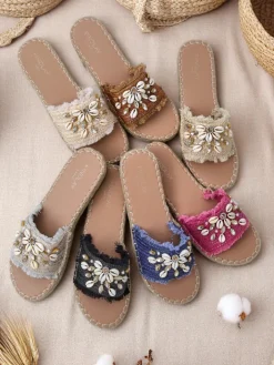 Klapki Płaskie^Royalfashion Sandały damskie Perseida srebrne z muszelkami na płaskiej podeszwie srebrny