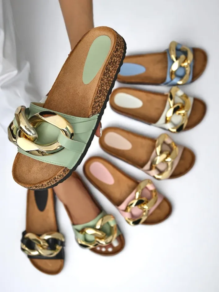 Klapki Płaskie^Royalfashion Sandały damskie Thalia zielone z łańcuchem na płaskiej podeszwie zielony