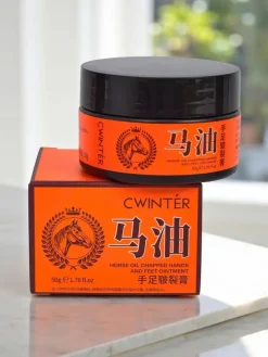 Dłonie^Royalfashion Silveria Winter Oleum — krem do rąk i stóp z końskim olejem 50g