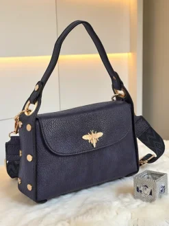 Małe Torebki^Royalfashion Torebka Damska Melia Cielo – Granatowa Skóra Ekologiczna z Motywem Pszczoły niebieski