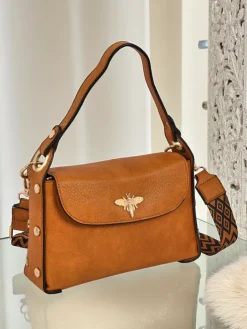 Małe Torebki^Royalfashion Torebka damska Minerva żółta z ekoskóry, ozdoba złota pszczoła, boho pasek żółty