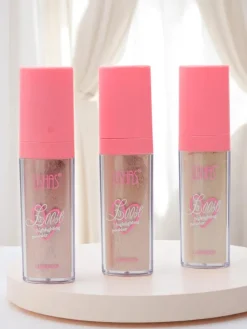 Twarz^Royalfashion USHAS Sypki rozświetlacz do twarzy z gąbeczką Golden Petal