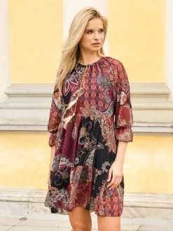 Sukienki Krótkie^Royalfashion Wzorzysta bordowa krótka sukienka- Odzież Bordowy