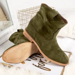 Botki Z Delikatnym Ociepleniem|Kowbojki^Royalfashion Zielone kowbojki na krytym koturnie Astrit - Obuwie